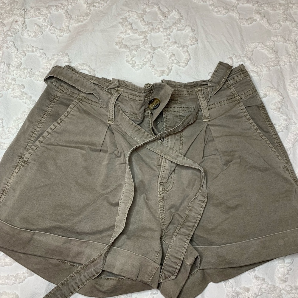 army green american eagle tie shorts